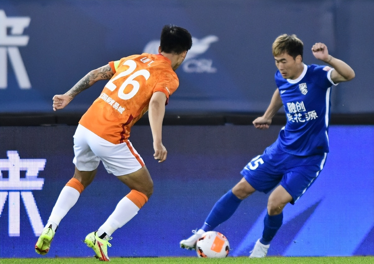 关于转折点巴塞罗那单刀错失；中超加时末段攻防权衡；气氛紧张；心理建设被强调的信息-满冠在线入口