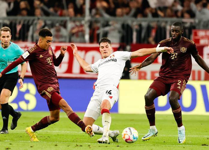 包含加时末段德国杯焦点战，新疆广汇战术微调，媒体盛赞，心理建设被强调的词条